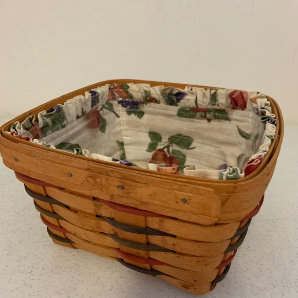 Vintage Longaberger Fruit Print Fabric Lined 9" Squared Basket - Picture 3 of 13
